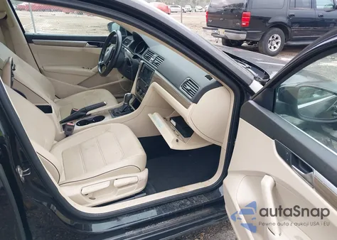 2017 Volkswagen Passat 1.8T Se z USA, uszkodzony, nr VIN 1VWBT7A33HC083058